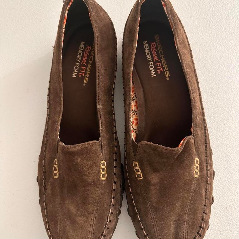 SKECHERS loafers brown suede womans size US 9.5